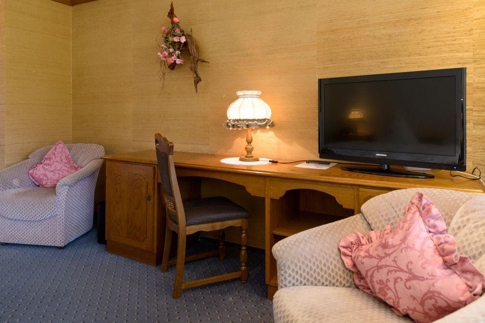 Hotel Schwarzwaldschaefer เอนซ์เคลิสแทร์เลอ ภายนอก รูปภาพ